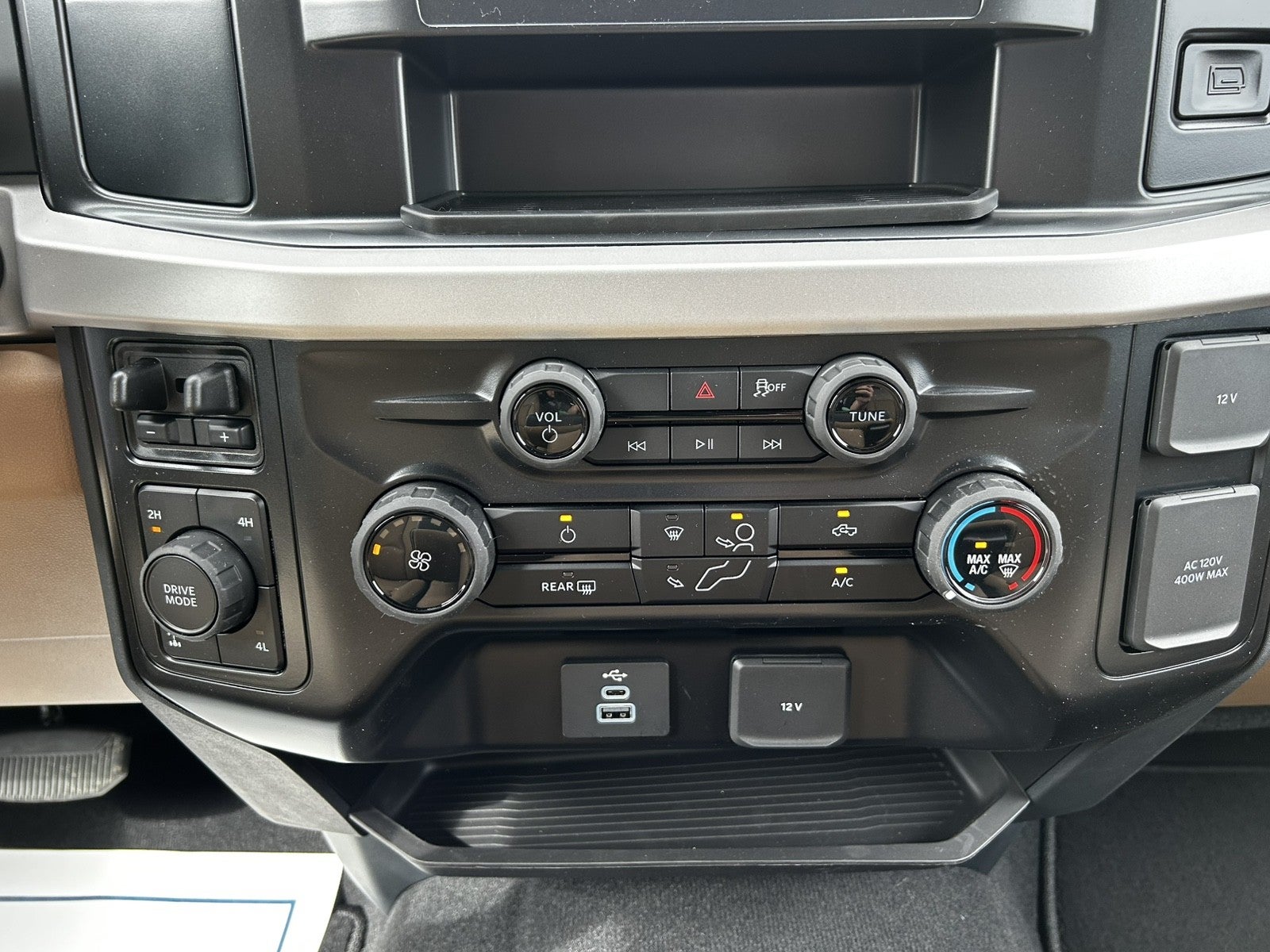 2026 Ford Super Duty F-350 SRW F-350® XLT