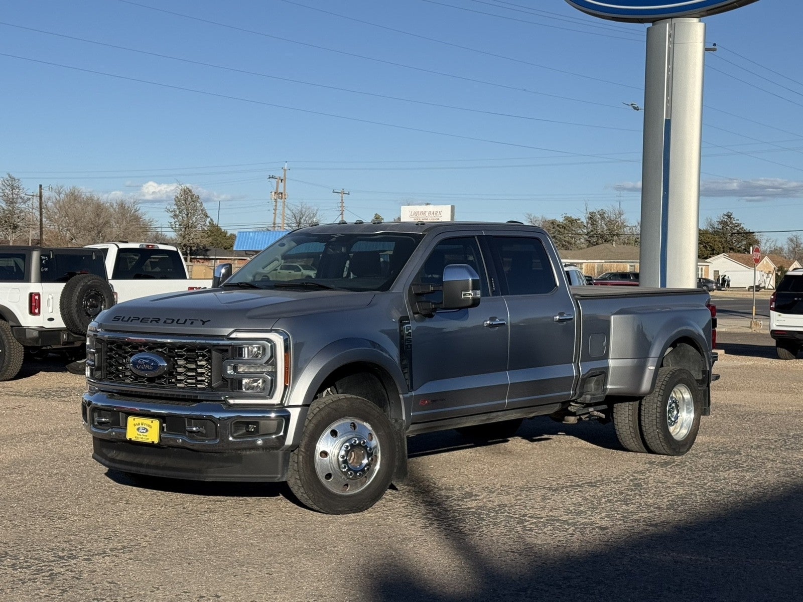2023 Ford Super Duty F-450 DRW Lariat DRW