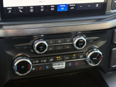 2023 Ford Super Duty F-450 DRW Lariat DRW