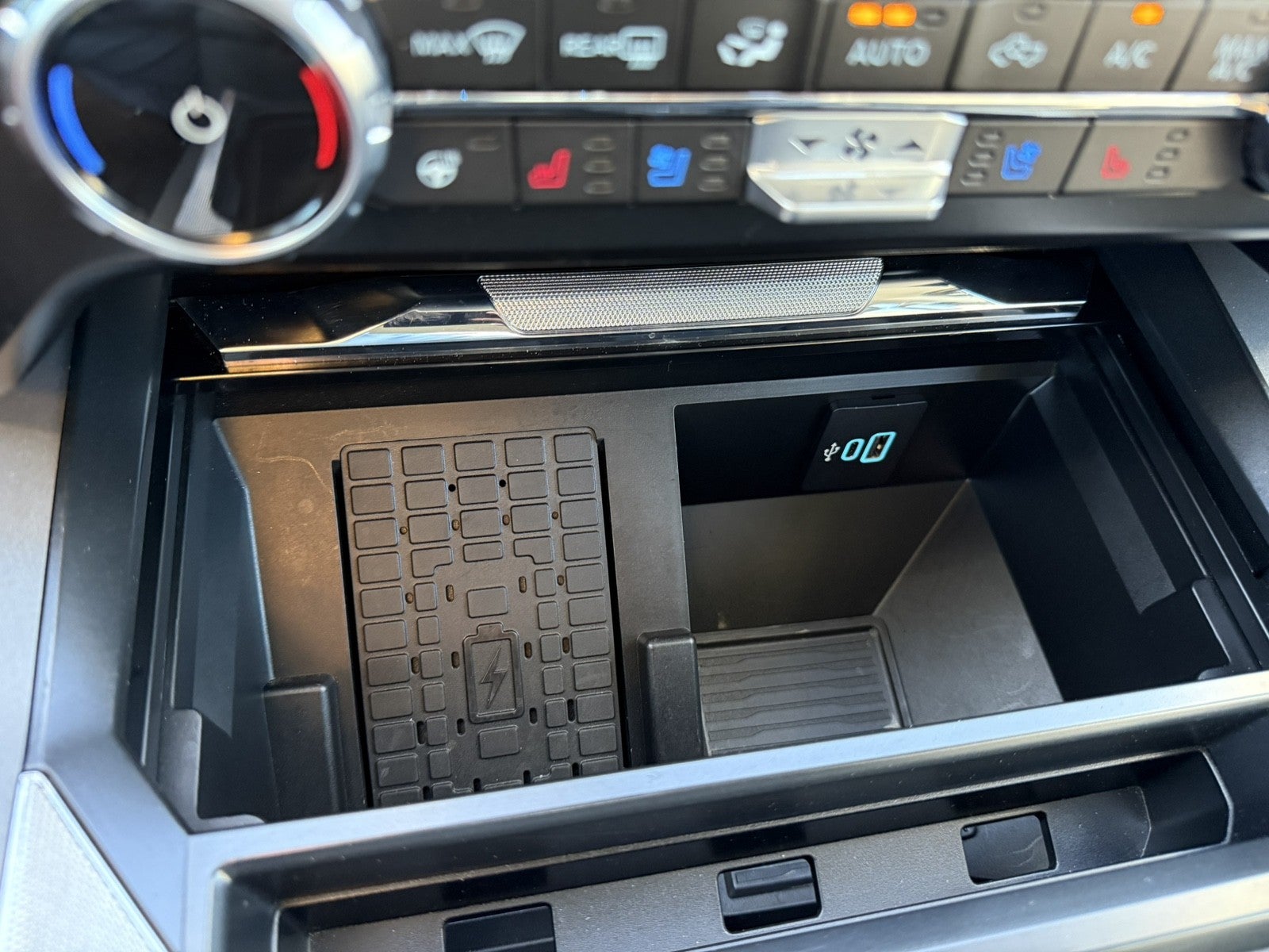 2023 Ford Super Duty F-450 DRW Lariat DRW