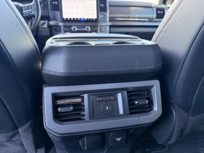 2023 Ford Super Duty F-450 DRW Lariat DRW