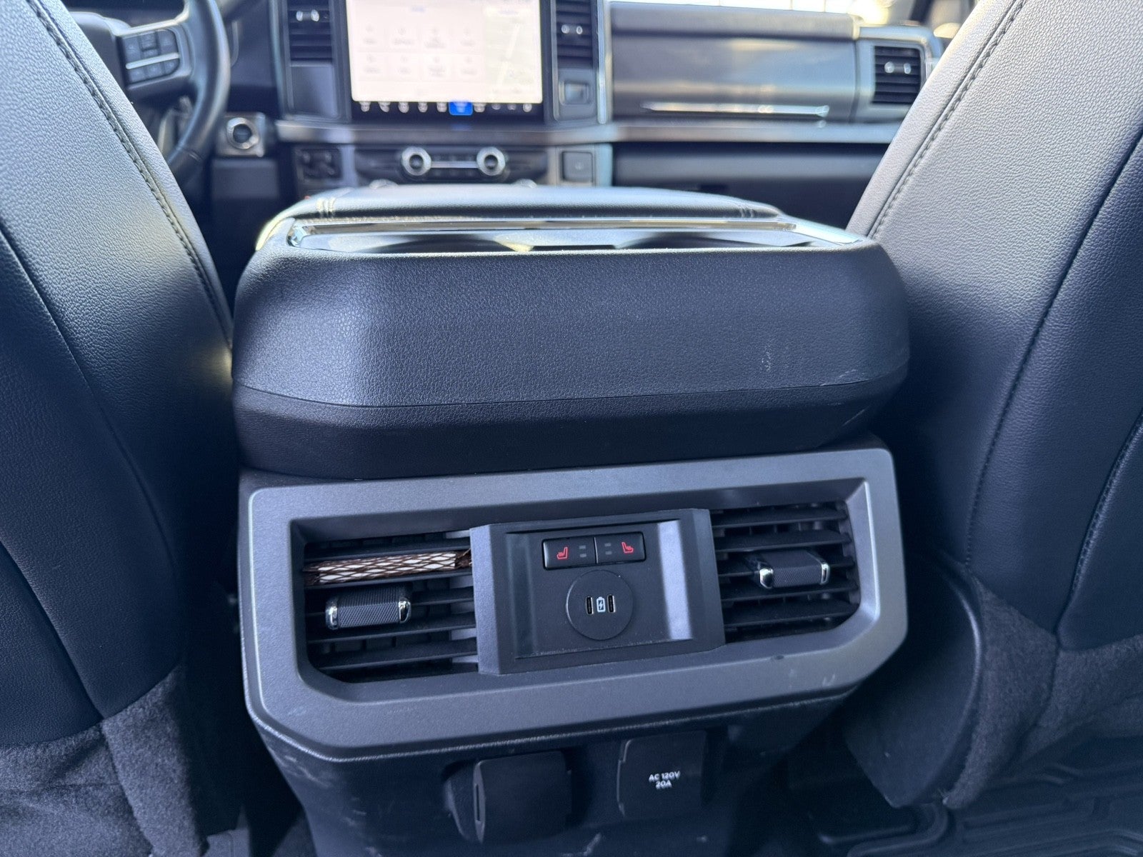 2023 Ford Super Duty F-450 DRW Lariat DRW