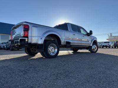 2023 Ford Super Duty F-450 DRW Lariat DRW