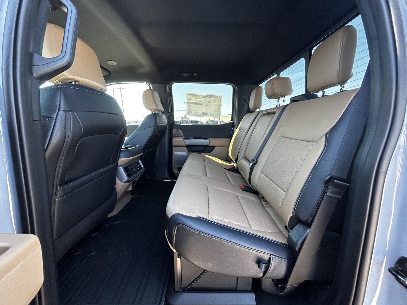 2026 Ford Super Duty F-450 DRW F-450® Lariat®