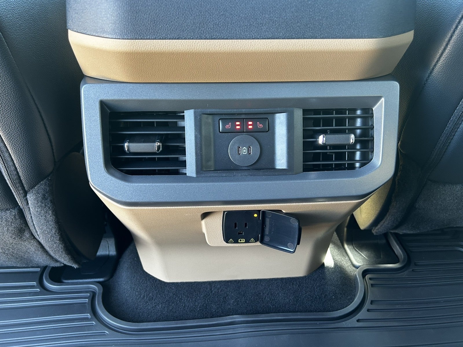 2026 Ford Super Duty F-450 DRW F-450® Lariat®