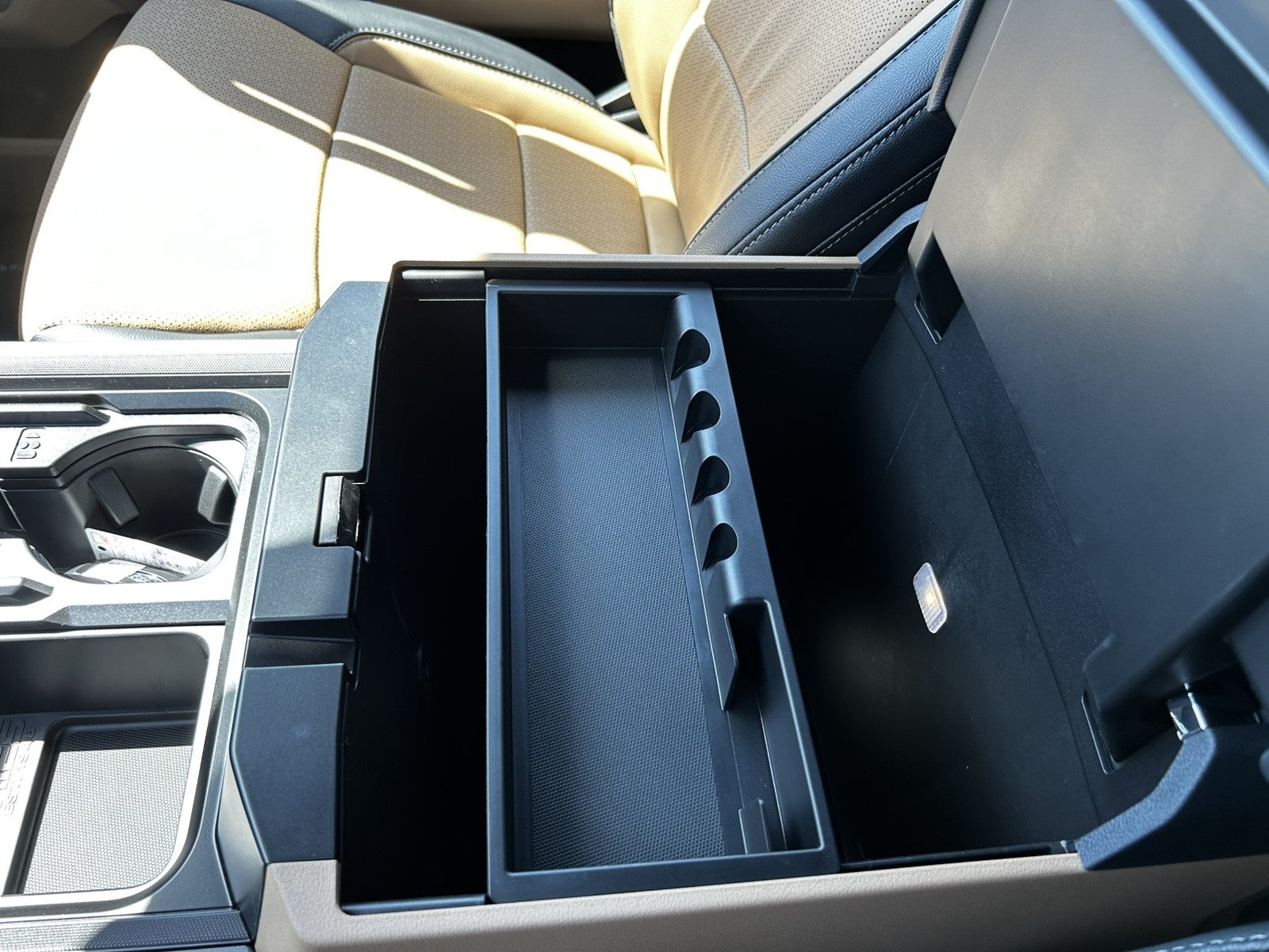 2026 Ford Super Duty F-450 DRW F-450® Lariat®