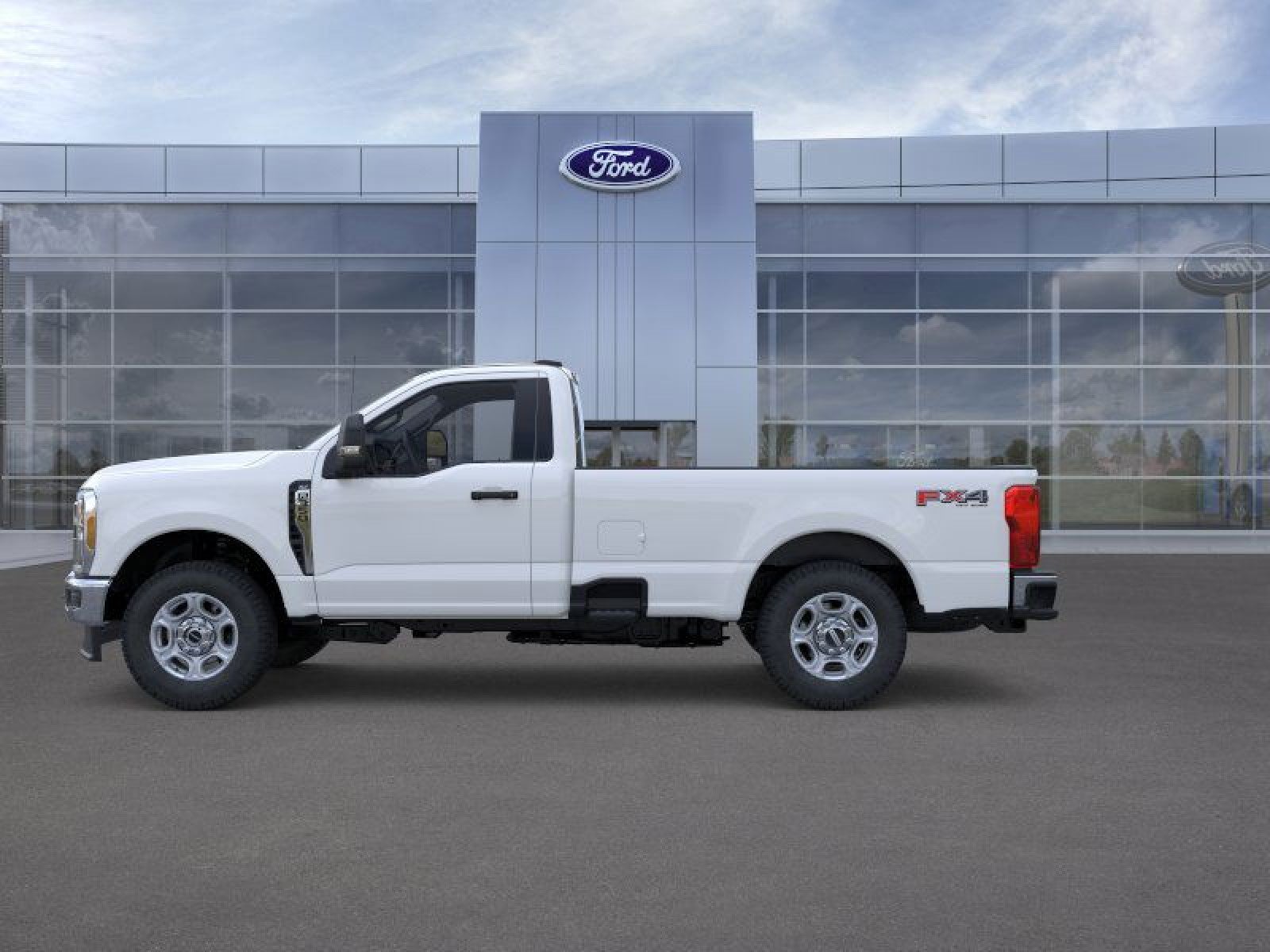 2026 Ford Super Duty F-350 SRW F-350® XLT