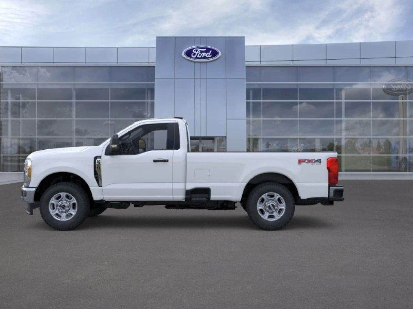 2026 Ford Super Duty F-350 SRW F-350® XLT