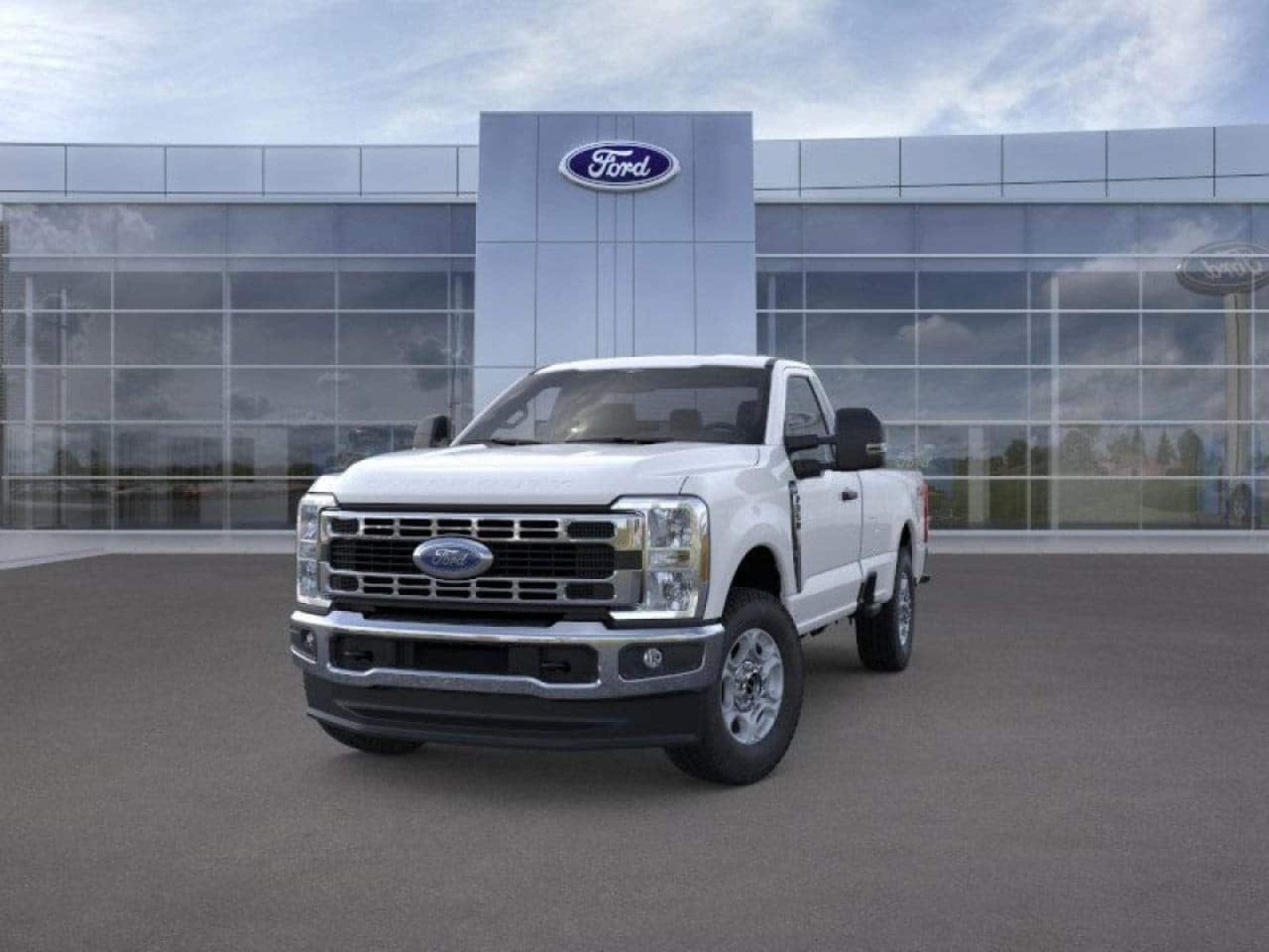 2026 Ford Super Duty F-350 SRW F-350® XLT