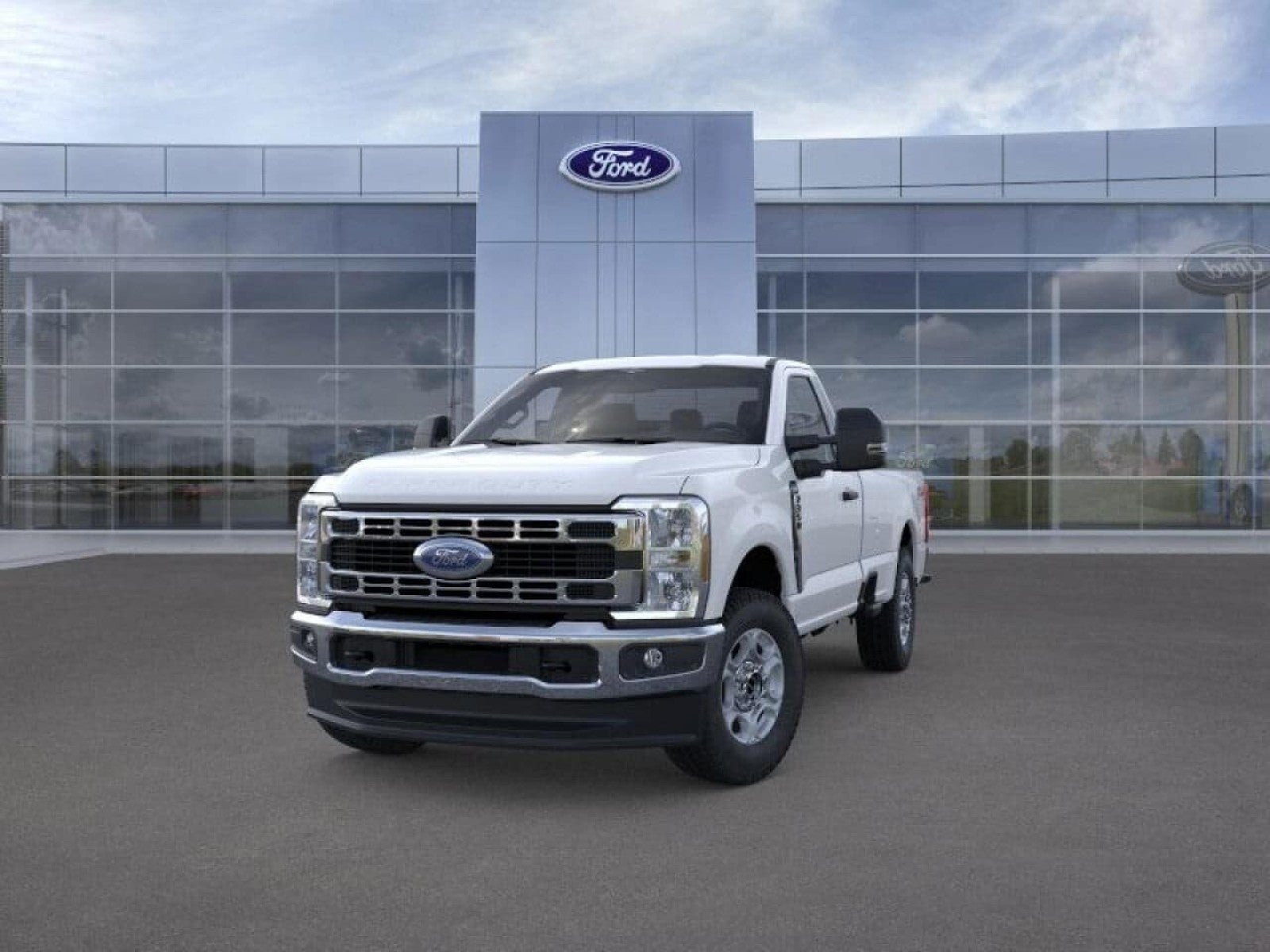 2026 Ford Super Duty F-350 SRW F-350® XLT